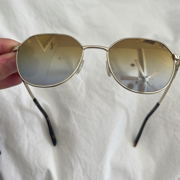 Brand New Maui Jim Sunglasses, mirrors gold frame - Picture 3 of 4